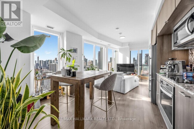 Photo du bâtiment - 575 Bloor St E