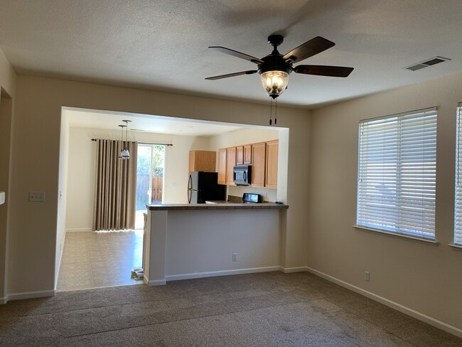 Building Photo - 1504 Crestview Rd