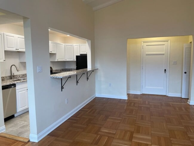 Interior Photo - The Royal York Apartments