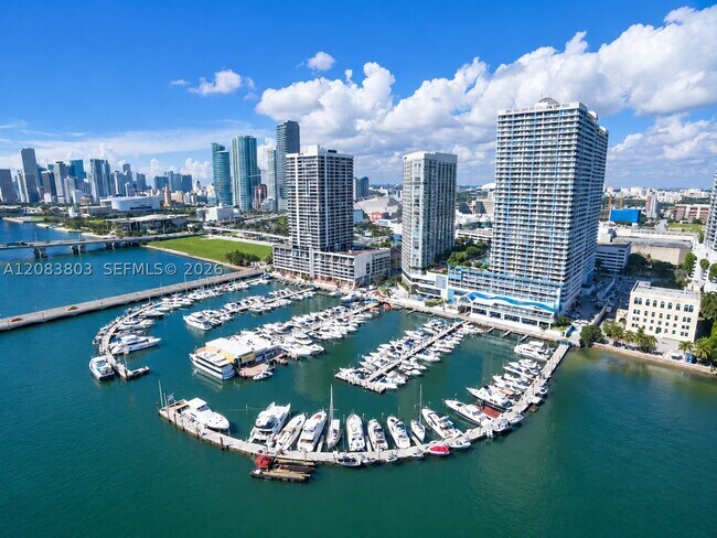 Foto del edificio - 1717 N Bayshore Dr