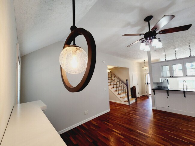 Foto del edificio - 4 Bedrooms in Southwest Springfield / Batt...