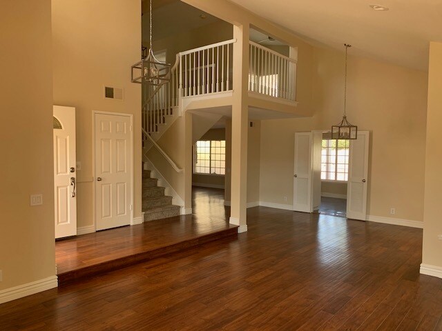 Building Photo - 25531 Goldenspring Dr