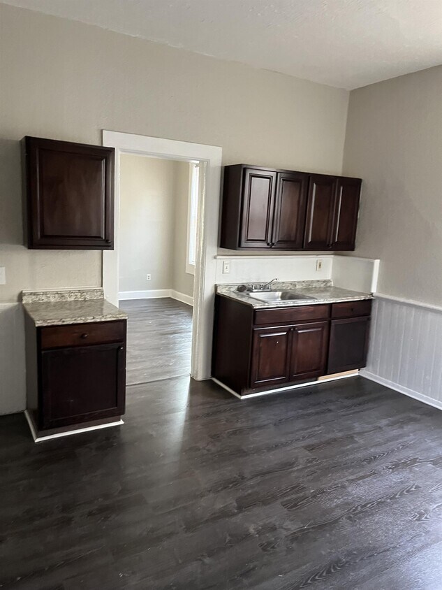 Foto principal - 633 S 9th St