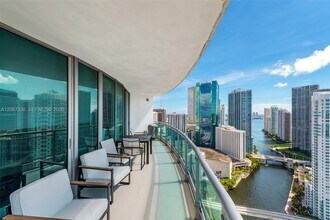 Building Photo - 350 S Miami Ave