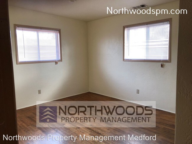 Building Photo - 1254 Maple Park Dr