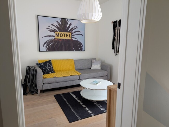 Building Photo - 800 Chestnut Ave