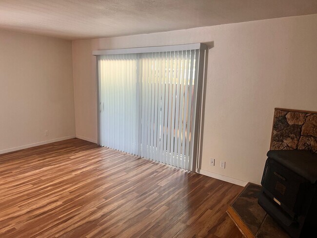 Foto del edificio - Relaxing Townhome with Private Pool Access...
