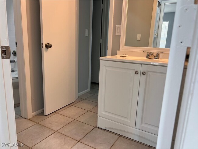 Foto del edificio - 1017 Pine Isle Ln