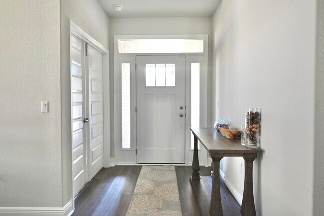 Foto del edificio - 326 Keswick Ln