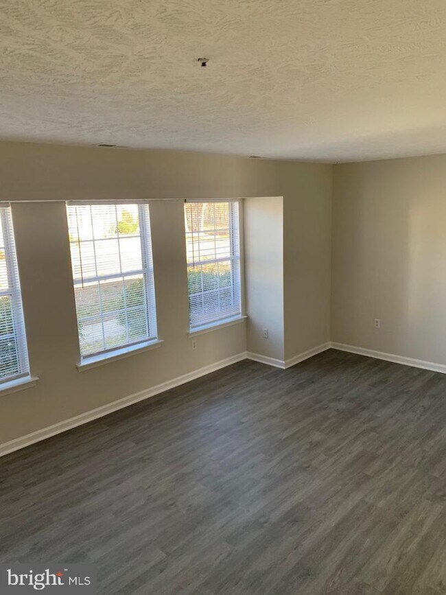 Building Photo - 21392 Edgar Way