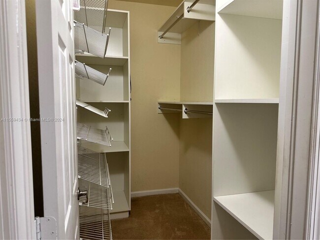 Foto del edificio - 3011 NW 30th Terrace