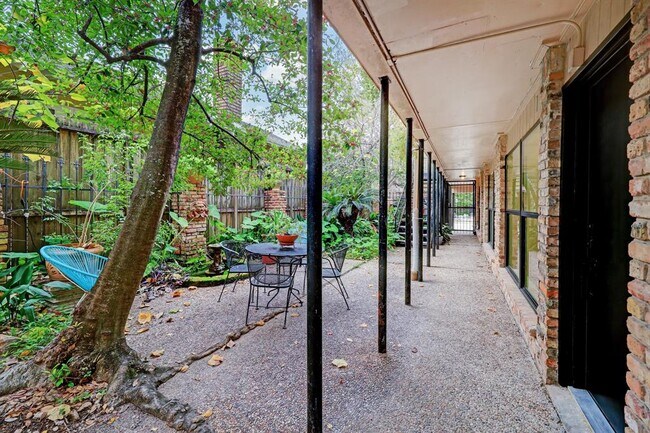 Building Photo - 3403 Audubon Pl