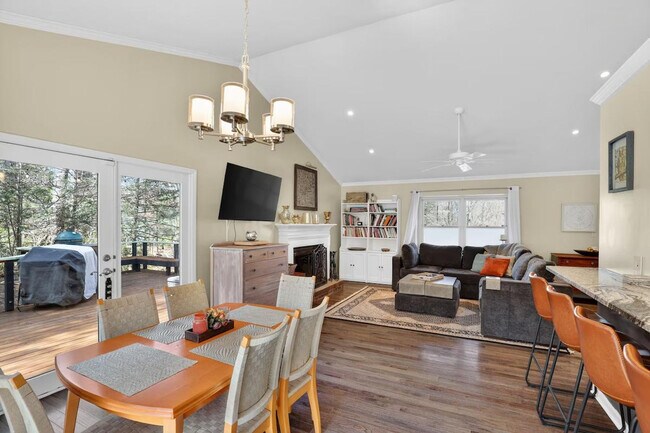 Foto del edificio - 6 Hunters Ridge Dr