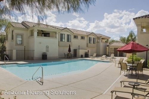 Building Photo - 2550 E River Rd