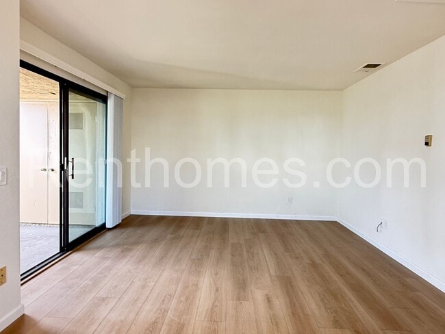 Foto del edificio - 8480 New Salem St