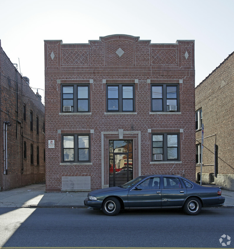 Building Photo - 381 Danforth Ave