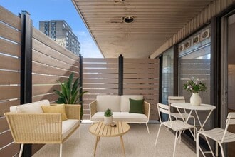 Building Photo - 1625 Blvd. De Maisonneuve Ouest