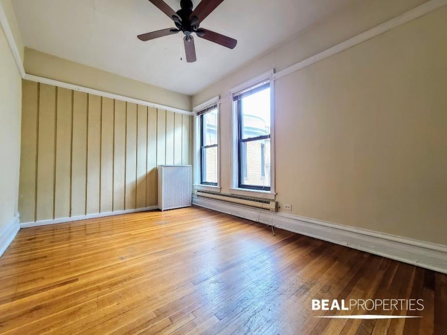 Foto principal - 2 bedroom in CHICAGO IL 60610