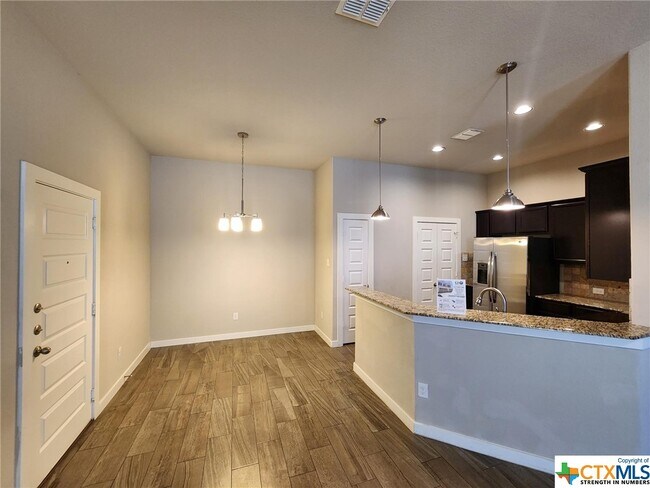 Foto del edificio - 367 Creekside Curve