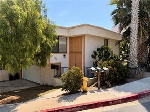 Building Photo - 1524 Buena Vista