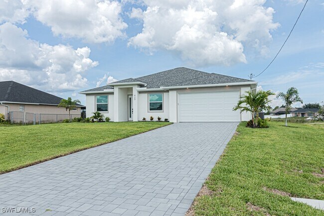 Foto del edificio - 420 NW 18th Pl
