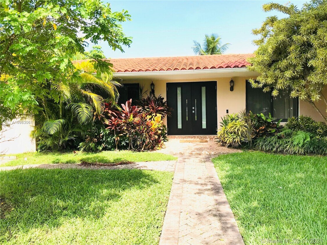 Primary Photo - 21235 NE 19th Ct
