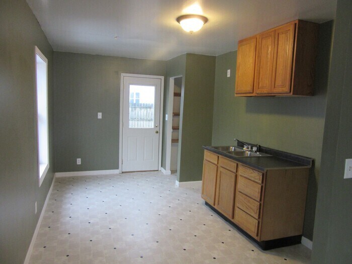 Primary Photo - 1301 2nd Ave