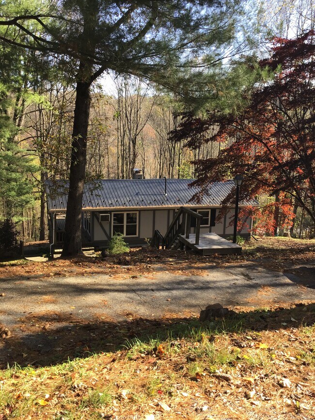 Foto del edificio - 55 Swallow Trl