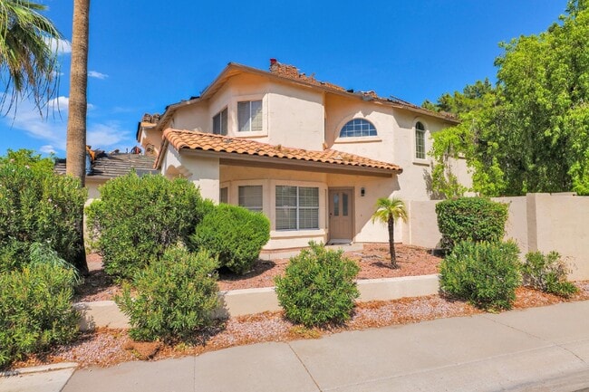 Building Photo - Waterfront 3/2.5 Chandler home for immedia...