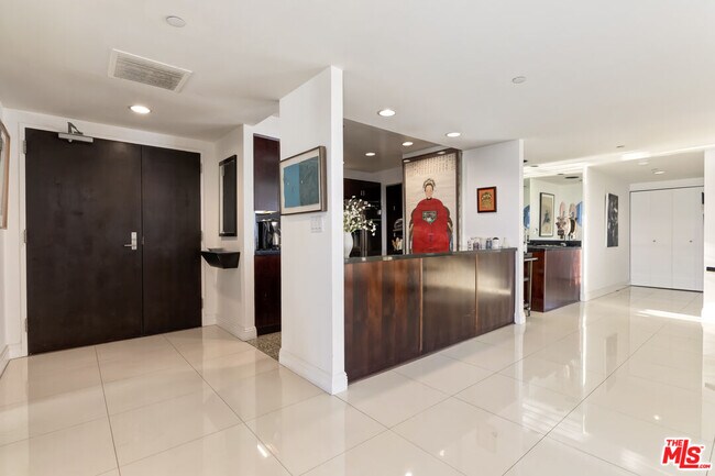 Foto del edificio - 10445 Wilshire Blvd