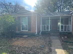 Building Photo - 5012 W University Blvd