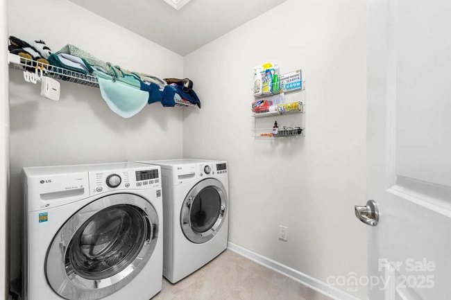 Foto del edificio - 6702 Carradale Way