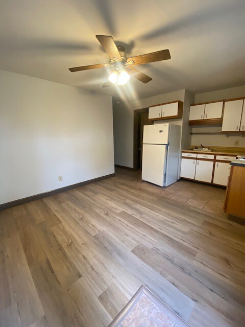 Foto del edificio - 770 N Main St
