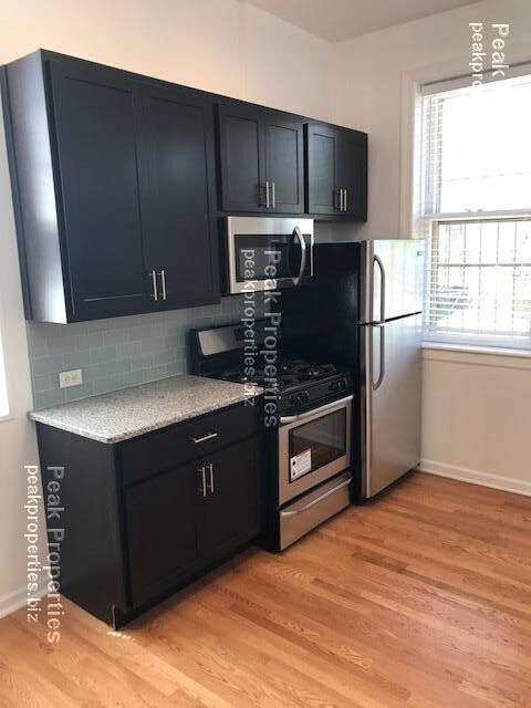 Foto del edificio - 2222 N Kenmore Ave