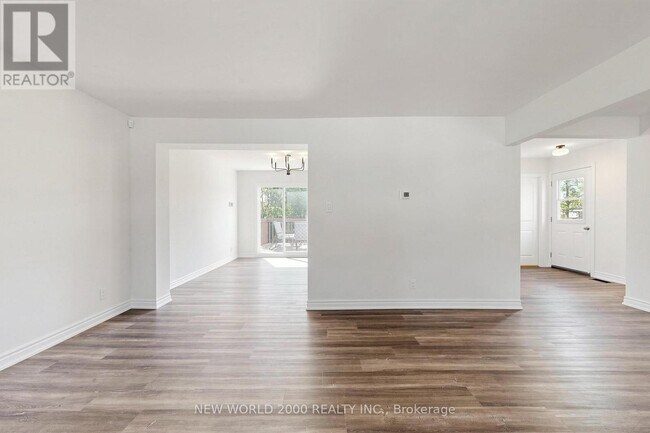 Building Photo - 10 Buce Ave