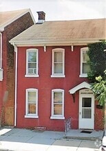 Building Photo - 712 Locust St