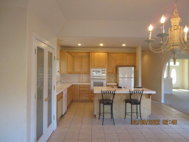 Building Photo - 2889 Rio Vista Dr