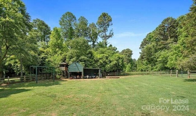 Building Photo - 11109 Dogwood Ln