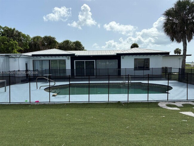 Building Photo - 6003 S Indian River Dr