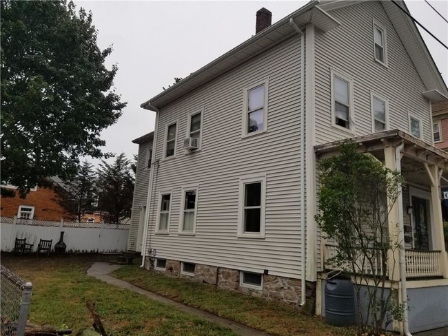 Building Photo - 12 Tyler St