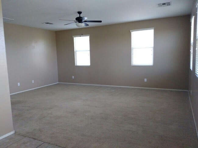 Foto del edificio - Private Corner lot in Desirable Riverbend Neighborhood