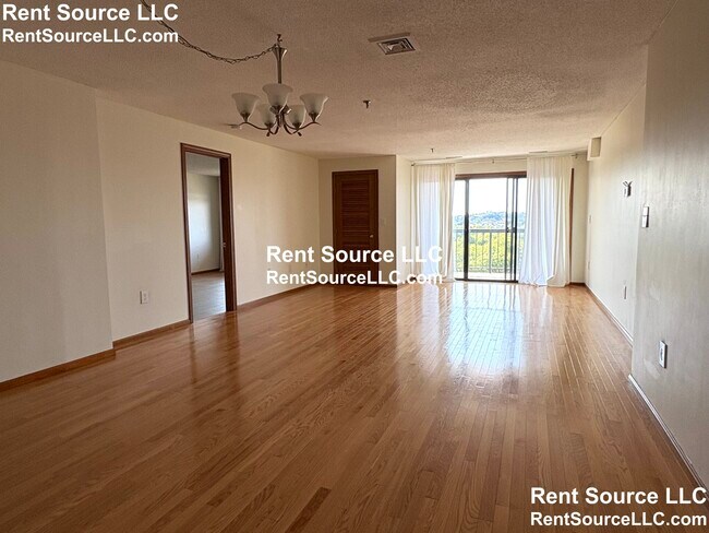 Foto del edificio - 3920 Mystic Valley Pkwy