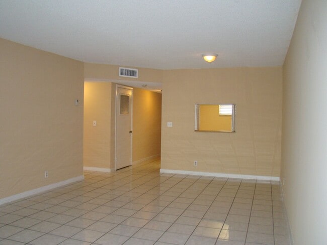 Photo - LARGE 2/2 IN CORAL SPRINGS PRICED RIGHT Tile Floor - Screened Patio - 1 Day Approval Apartment