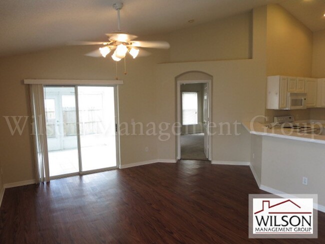 Building Photo - 3 br, 2 bath House - 3215 Crystal Creek Blvd.