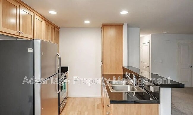 Building Photo - 6298 SW Grand Oaks Dr