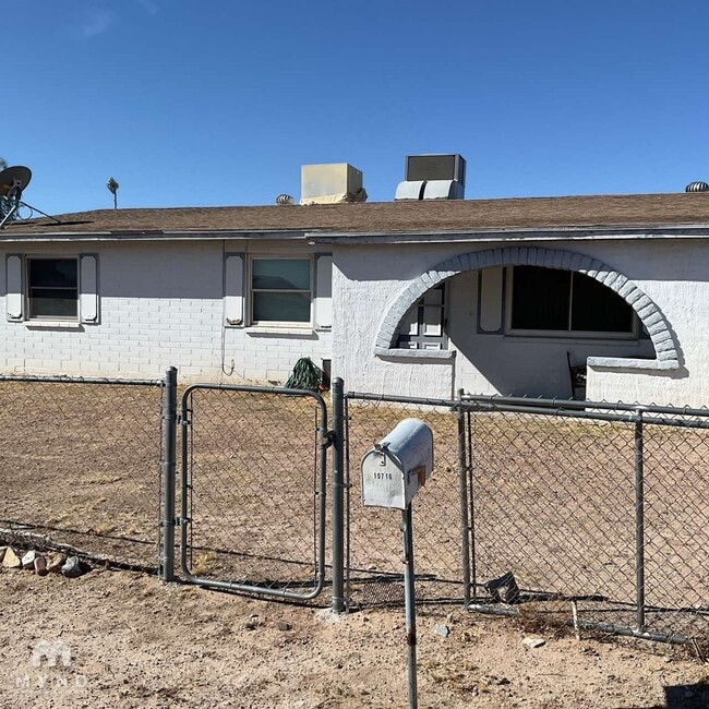 Building Photo - 10716 N Arapaho Dr