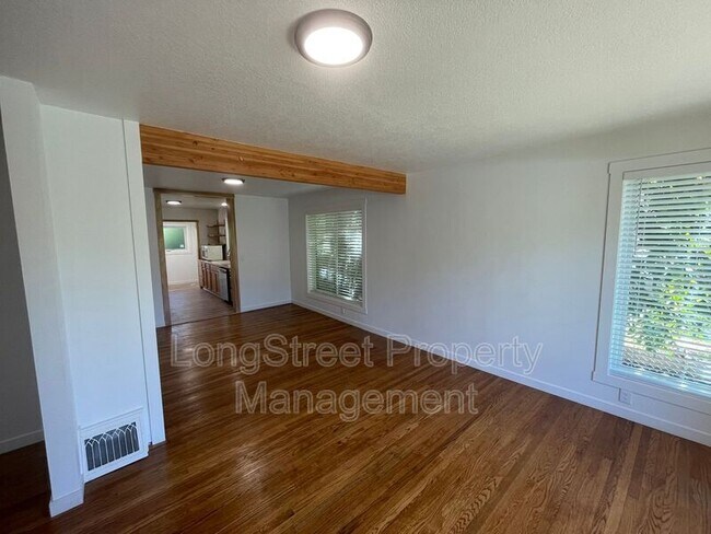 Building Photo - 4514 NE 18th Ave