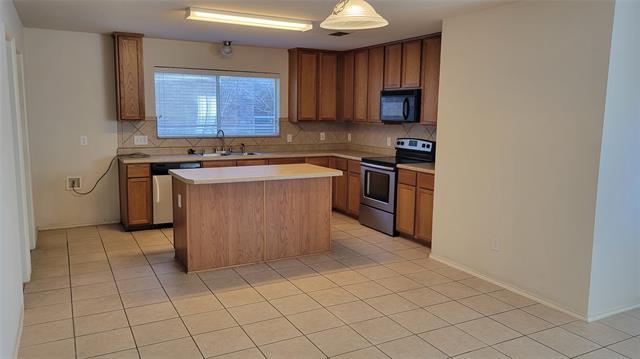 Foto del edificio - 5713 Calloway Dr