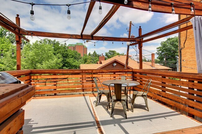 Building Photo - 803 E Ellsworth Ave