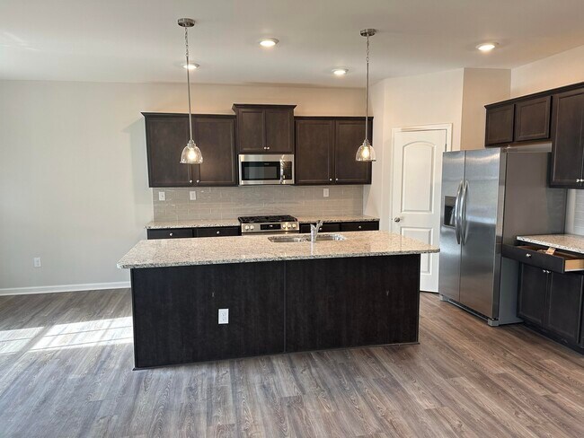 Foto del edificio - 2470 Dittney Ln